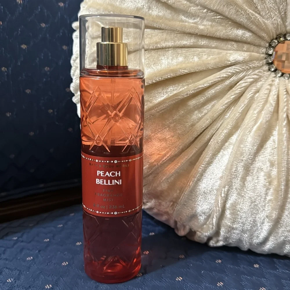 BATH & BODY WORKS SET. . . PEACH BELLINI SCENT - Picture 5 of 6